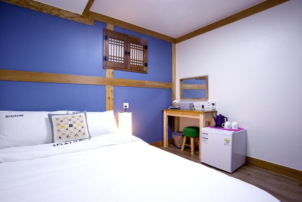 Mini Hotel Dalkom In Dongdaemun Seúl Habitación foto